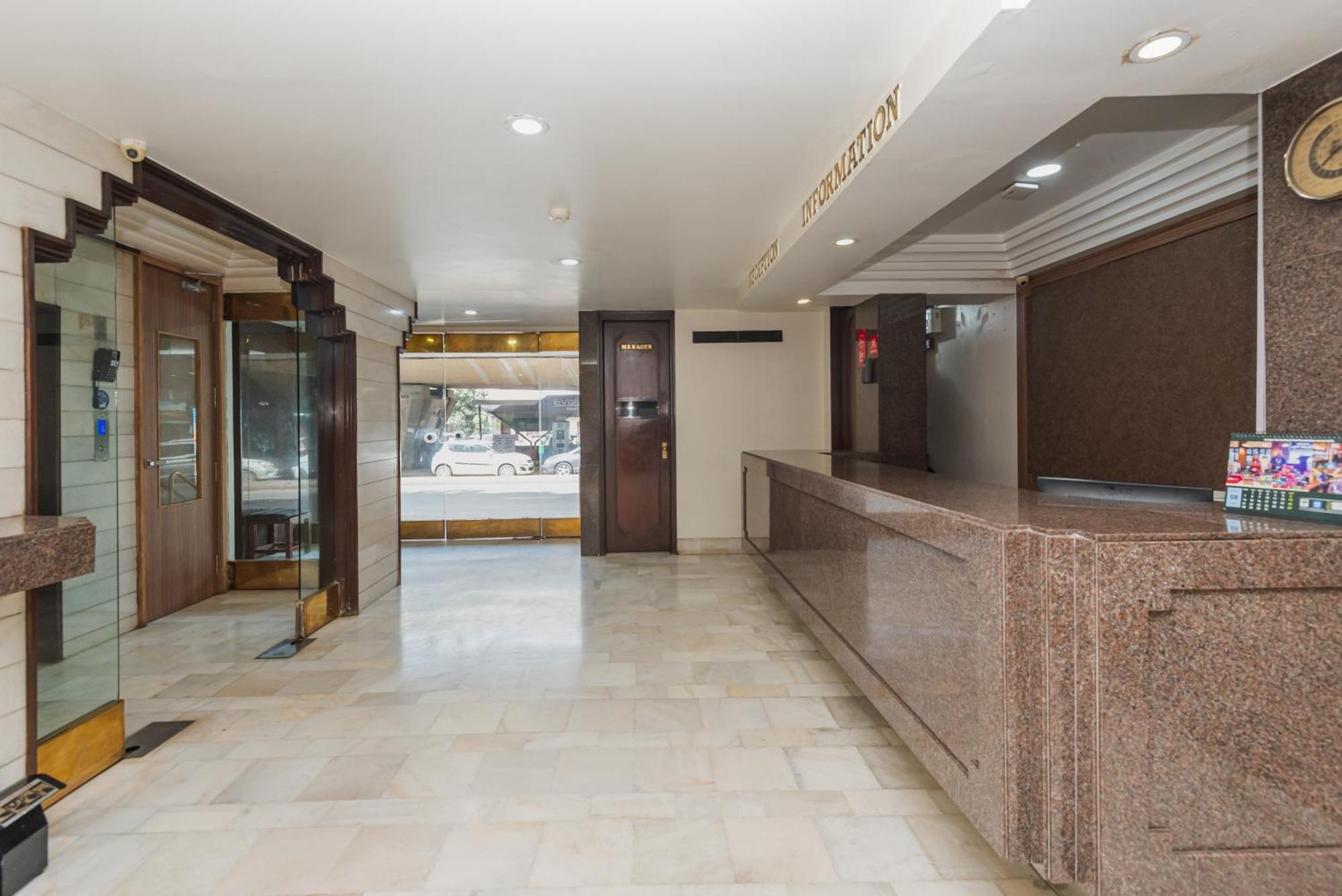 Hotel Balwas Surat Exterior foto